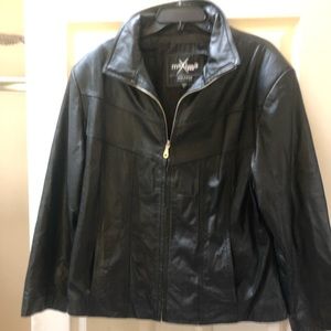 Wilson’s Leather Black Women Cut XL jacket.🖤🖤🖤